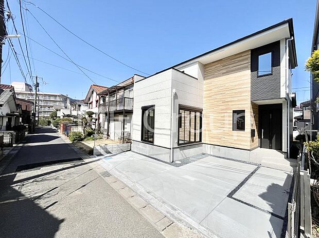 【前面道路含む現地写真】堂々完成!! ここから始まる新生活を応援いたします!