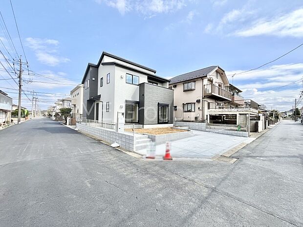 【前面道路含む現地写真】前面道路はきちんと整備されています  