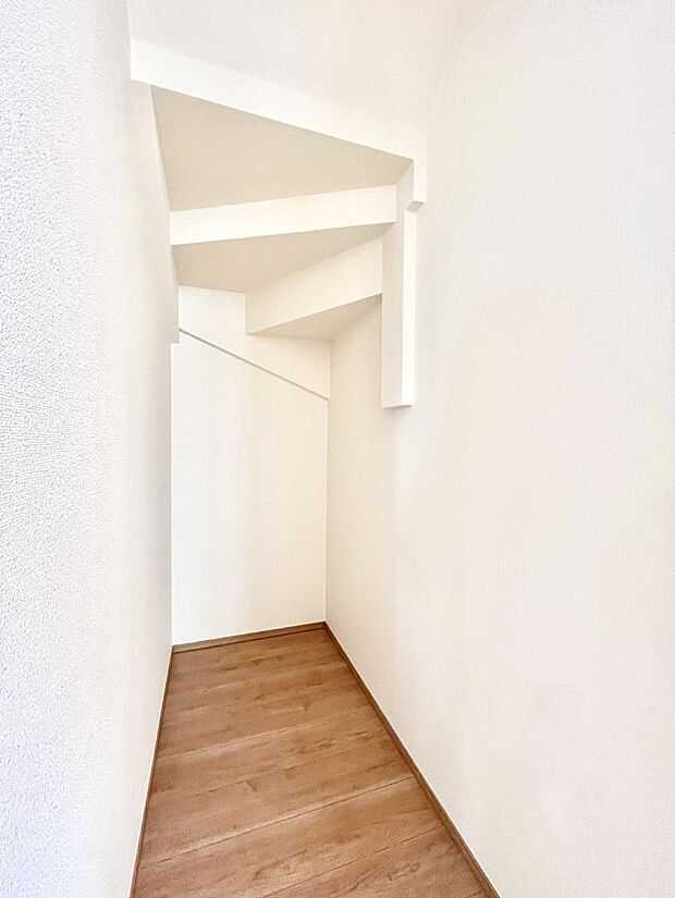 【リビング収納】リビング収納。ここに収納があると物が集まるLDKがスッキリ片付きそうですね。  