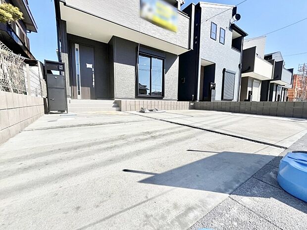 【駐車場】並列２台駐車可能なゆとりのカースペース 