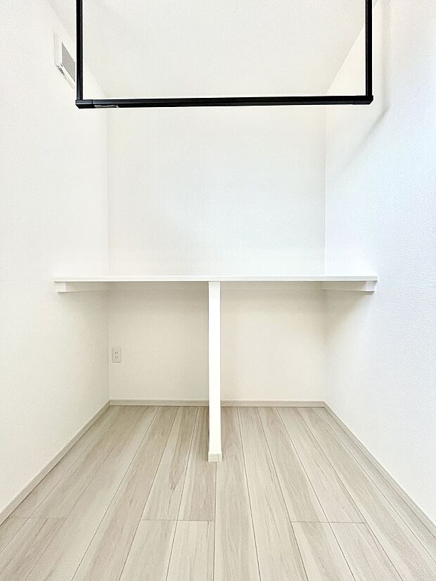 【ランドリールーム】ランドリールーム。梅雨や花粉の時期に大活躍します。    