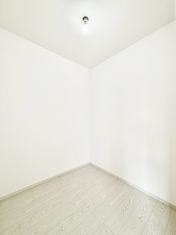 【ウォークインクローゼット】ウォークインクローゼットの活用で生活空間スッキリ