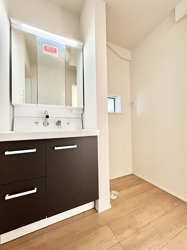 【ランドリースペース】広々とゆとりのあるランドリースペース。  