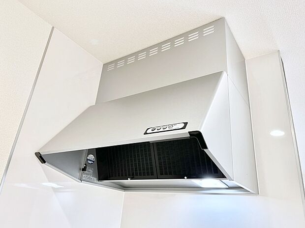 【レンジフード】基本的なお手入れはフィルターのみ!お手入れのしやすさも魅力です。