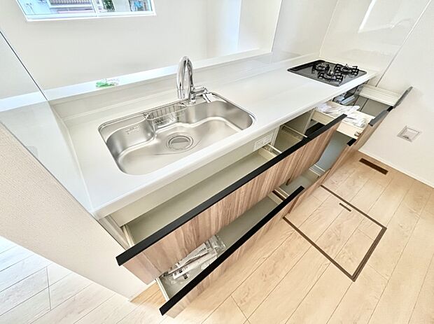 【スライド収納】使いやすさを優先したスライド式収納タイプ！