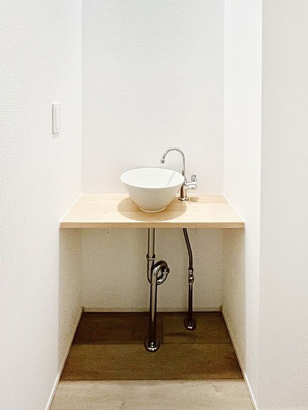 【セカンド洗面台】２階にセカンド洗面台を設けました。こまめに手洗いが可能です。