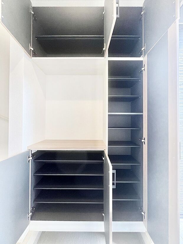 【収納】収納力ある下駄箱の活用で玄関廻りはいつでもスッキリ