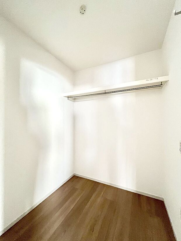 【ファミリークローク】家族みんなの共有物を収納するのに便利なファミリークローク