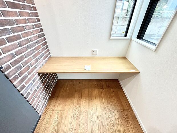 【その他内観】ちょっとした作業をするのに便利なカウンター  