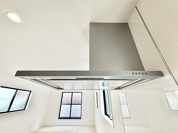 【レンジフード】基本的なお手入れはフィルターのみ!お手入れのしやすさも魅力です。