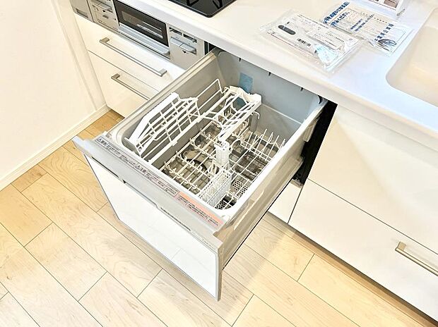 【食洗機】面倒なお片づけは食洗機にお任せ！家事の負担が減って、時間にも気持ちにもゆとりができます。