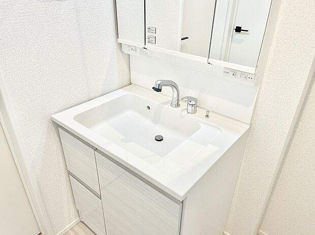 【ハンドシャワー水栓】ハンドシャワー付き！使いやすい洗面台。