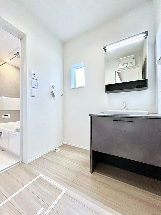 【ランドリースペース】広々とゆとりのあるランドリースペース。  