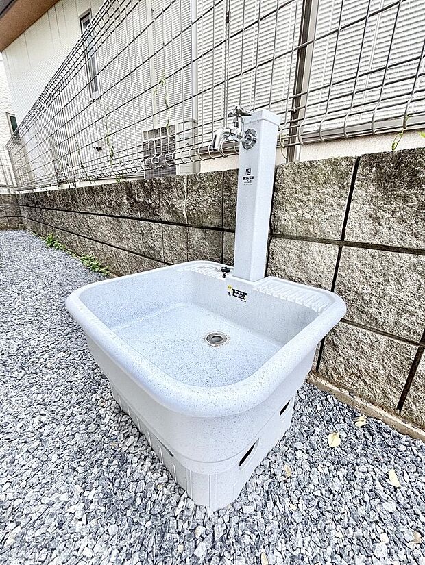 【その他現地】ガーデニングやお掃除に便利な外水栓