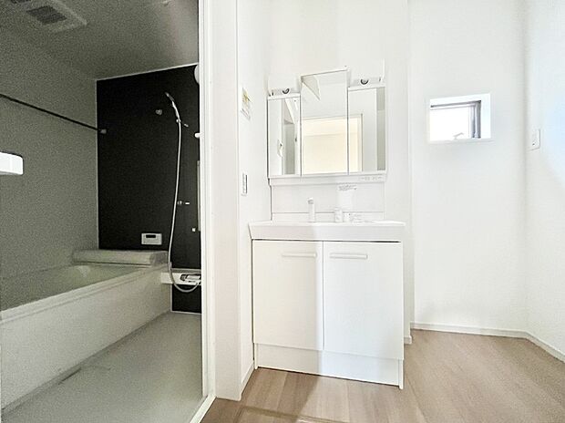 【ランドリースペース】広々とゆとりのあるランドリースペース