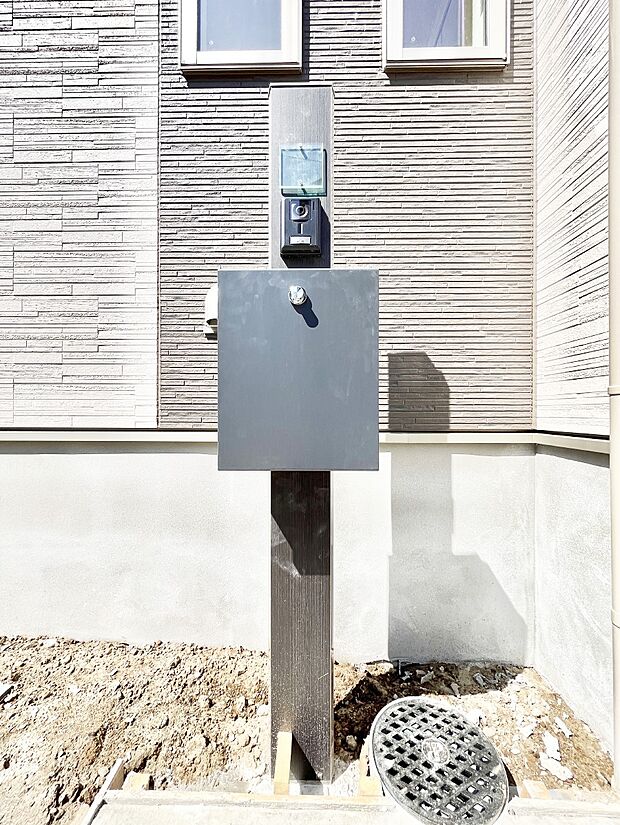 【その他現地】表札・インターホン・ポストをひとつに集約