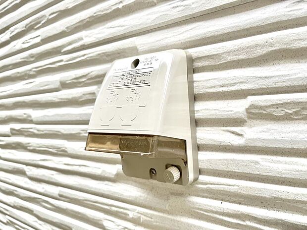 【その他現地】お掃除などに便利な外コンセント