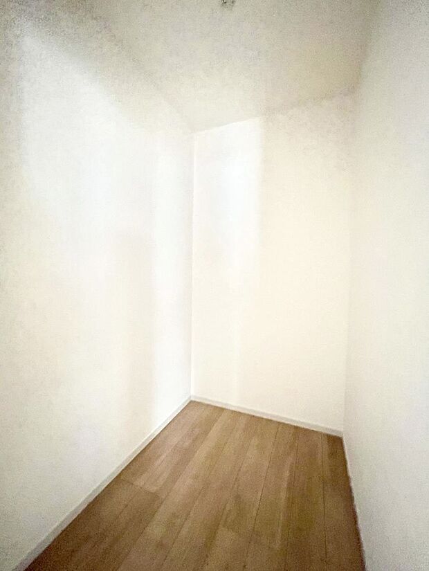 【リビング収納】リビング収納。ここに収納があると物が集まるLDKがスッキリ片付きそうですね。  