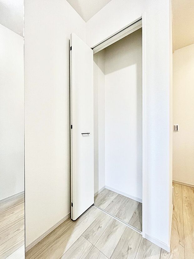 【玄関】散らかりがちな玄関もスッキリの玄関収納付