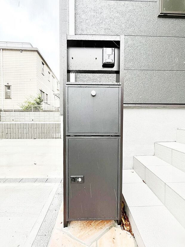 【その他現地】表札・インターホン・ポストをひとつに集約