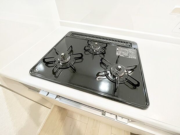 【三ツ口コンロ】三口ガスコンロでお料理が一気にはかどりそう。  