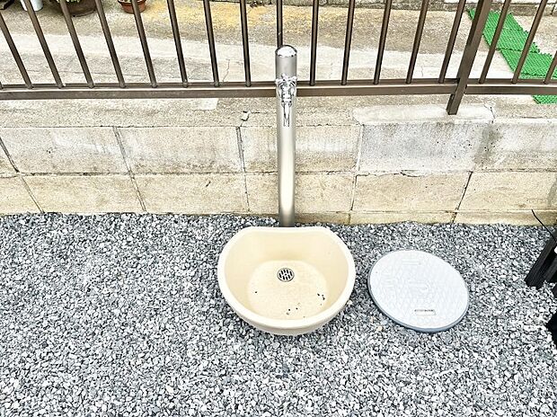 【その他現地】ガーデニングやお掃除に便利な外水栓  
