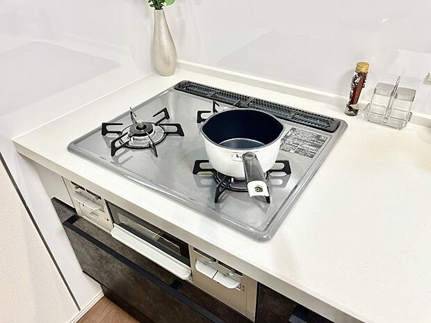 【三ツ口コンロ】三口ガスコンロでお料理が一気にはかどりそう  