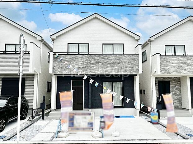 【現地外観写真】洗練された外観、上質な住空間が広がる室内は永く安心して過ごせる住居です。 