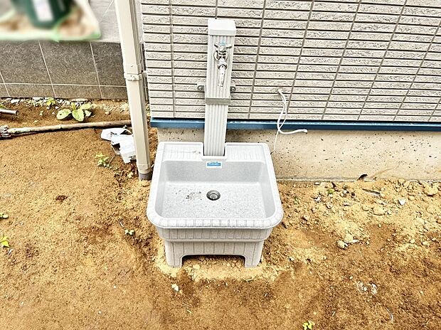 【その他現地】ガーデニングやお掃除に便利な外水栓  