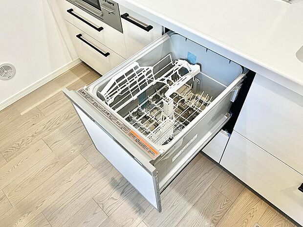 【食洗機】面倒なお片づけは食洗機にお任せ！家事の負担が減って、時間にも気持ちにもゆとりができます。