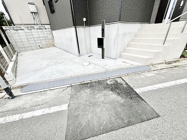 【駐車場】生活に欠かせない駐車スペース。　