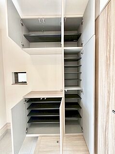 シューズボックス