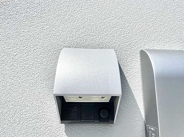【その他現地】お掃除などに便利な外コンセント