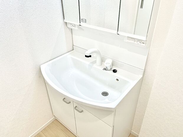 【ハンドシャワー水栓】ハンドシャワー付き!使いやすい洗面台。