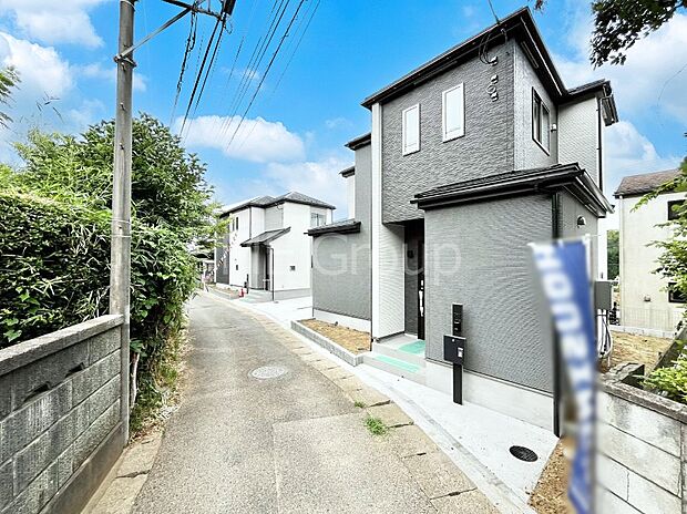 【前面道路含む現地写真】堂々完成!! ここから始まる新生活を応援いたします!