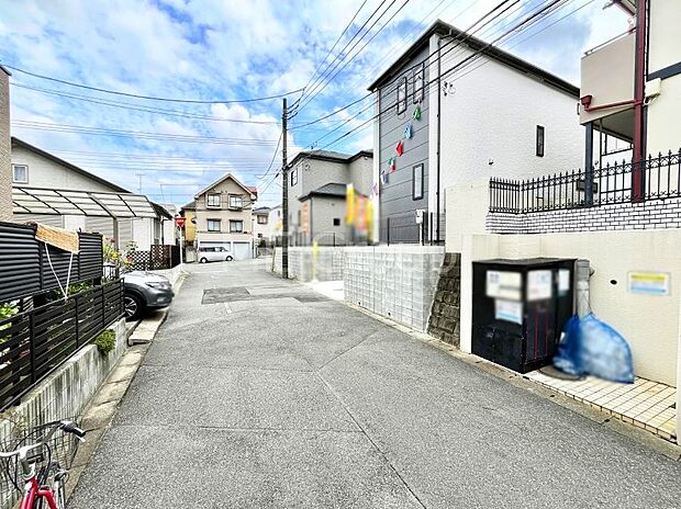 【前面道路含む現地写真】堂々完成!! ここから始まる新生活を応援いたします!