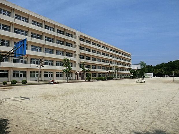 鎌ヶ谷市立第五中学校(約1,750m・徒歩22分)