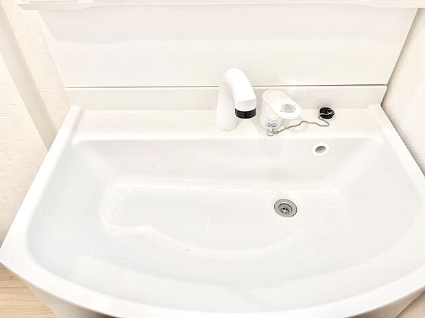 【ハンドシャワー水栓】ハンドシャワー付き!使いやすい洗面台。