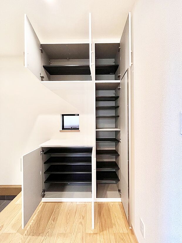 【収納】収納力ある下駄箱の活用で玄関廻りはいつでもスッキリ