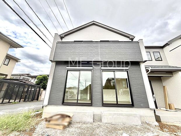 【現地外観写真】洗練された外観、上質な住空間が広がる室内は永く安心して過ごせる住居です。