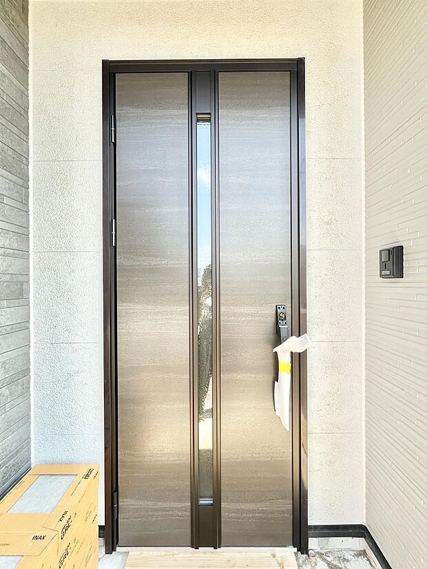 【玄関】大切な家族、来客を出迎える玄関。