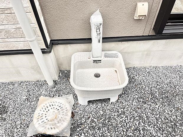 【その他現地】ガーデニングやお掃除に便利な外水栓  