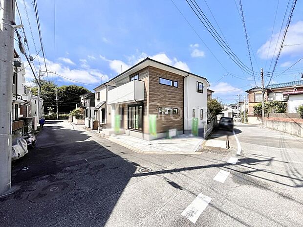 【前面道路含む現地写真】前面道路はきちんと整備されています