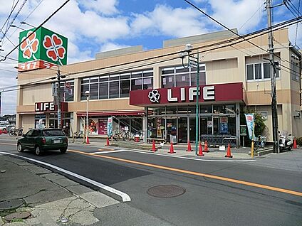 ライフ市川国分店 560m