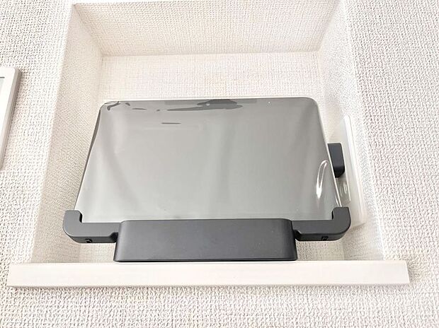 【その他内観】インターホンや家電操作など、豊富な機能でくらしを便利にする多機能タブレット