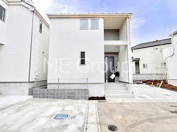 【現地外観写真】たっぷりの陽光と心地よい風が舞い込む住まい