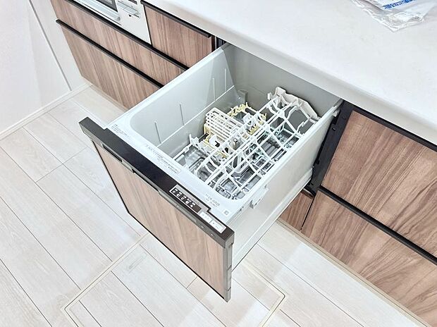 【食洗機】面倒なお片づけは食洗機にお任せ！家事の負担が減って、時間にも気持ちにもゆとりができます。