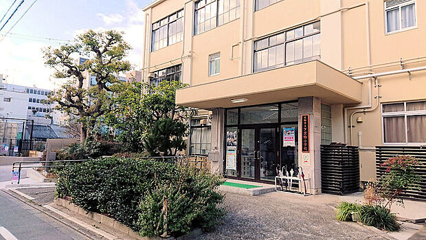 京都市立下京雅小学校（約1,300m）