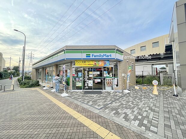 ファミリーマート西武立川駅南口店（約460m）