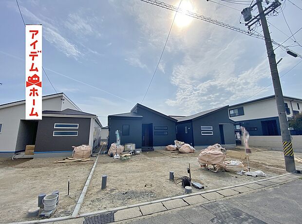 ●○●○2号棟外観写真○●○●
　　　平日の案内も可能です♪
　お気軽にお問い合わせください！
